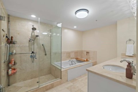 Condo in Miami, Florida, 3 bedrooms  № 2052934 - photo 14