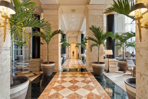Condo in Miami, Florida, 3 bedrooms  № 2052934 - photo 2