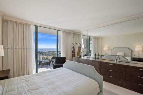 Condo in Miami, Florida, 3 bedrooms  № 2052934 - photo 15