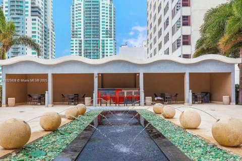 Condominio en venta en Miami, Florida, 2 dormitorios, 126.07 m2 № 1975600 - foto 19