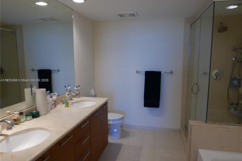 Condominio en venta en Miami, Florida, 2 dormitorios, 126.07 m2 № 1975600 - foto 12