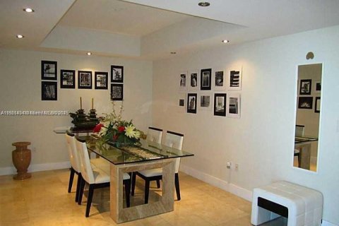Condominio en venta en Miami, Florida, 2 dormitorios, 126.07 m2 № 1975600 - foto 13
