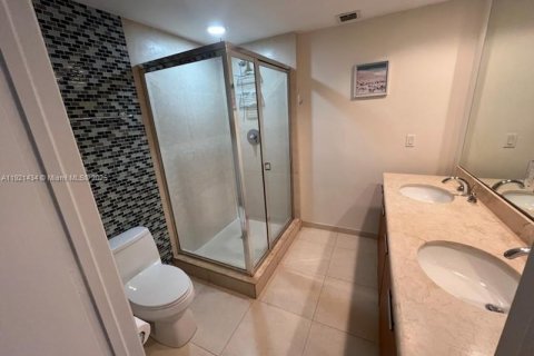 Condominio en venta en Miami, Florida, 2 dormitorios, 126.07 m2 № 1975600 - foto 10