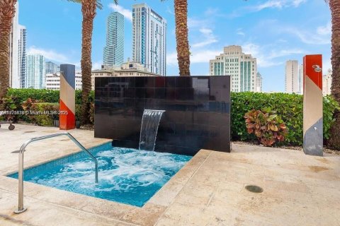 Condominio en venta en Miami, Florida, 2 dormitorios, 126.07 m2 № 1975600 - foto 25
