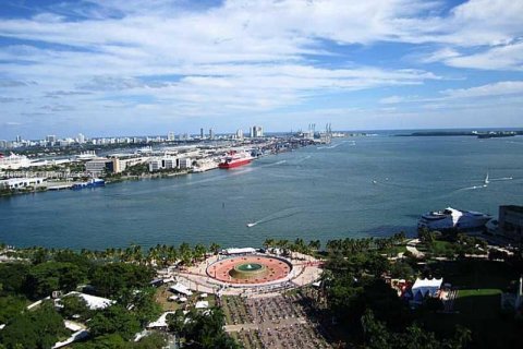 Condominio en venta en Miami, Florida, 2 dormitorios, 126.07 m2 № 1975600 - foto 2