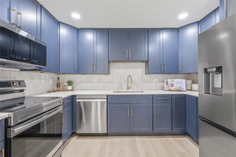 House in Clearwater, Florida 3 bedrooms, 145.02 sq.m. № 1803358 - photo 9