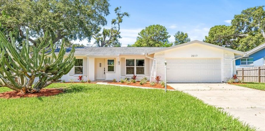 House in Clearwater, Florida 3 bedrooms, 145.02 sq.m. № 1803358