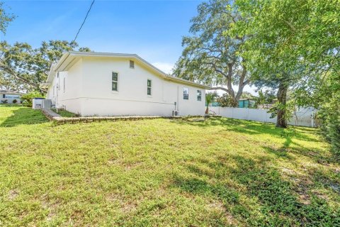 House in Clearwater, Florida 3 bedrooms, 145.02 sq.m. № 1803358 - photo 26