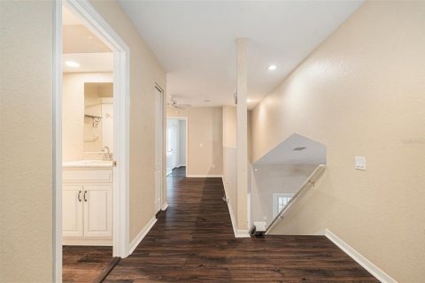 Townhouse in Lutz, Florida 3 bedrooms, 146.14 sq.m. № 2108044 - photo 17