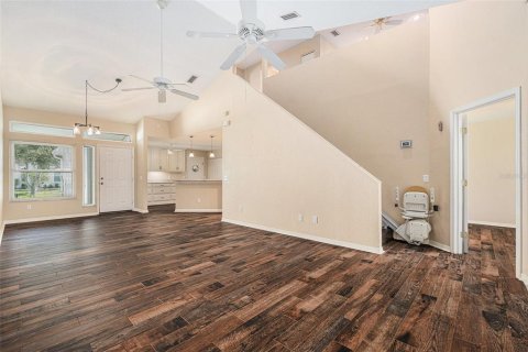 Townhouse in Lutz, Florida 3 bedrooms, 146.14 sq.m. № 2108044 - photo 6