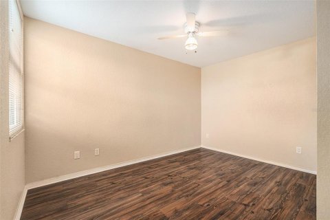 Townhouse in Lutz, Florida 3 bedrooms, 146.14 sq.m. № 2108044 - photo 18