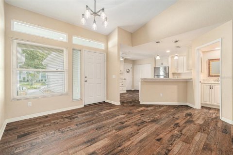 Townhouse in Lutz, Florida 3 bedrooms, 146.14 sq.m. № 2108044 - photo 9