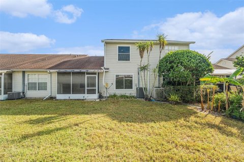 Townhouse in Lutz, Florida 3 bedrooms, 146.14 sq.m. № 2108044 - photo 26