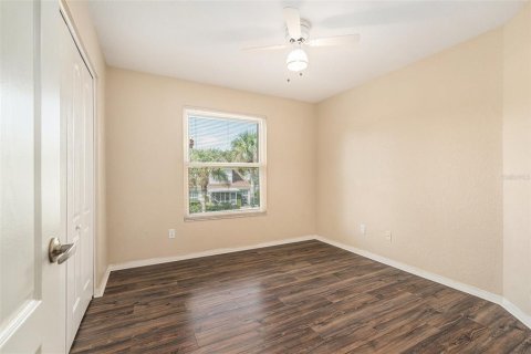 Townhouse in Lutz, Florida 3 bedrooms, 146.14 sq.m. № 2108044 - photo 22