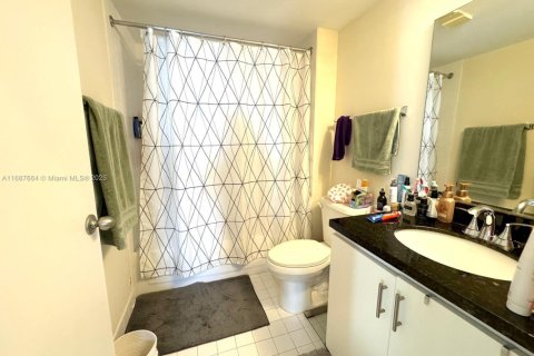 Купить кондоминиум в Майами, Флорида 2 спальни, 94.76м2, № 1427928 - фото 6