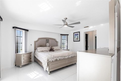 House in Port Charlotte, Florida 4 bedrooms, 218.41 sq.m. № 1626098 - photo 17