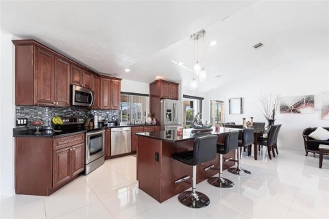 House in Port Charlotte, Florida 4 bedrooms, 218.41 sq.m. № 1626098 - photo 8