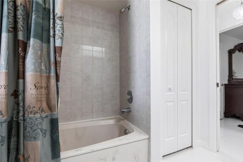 House in Port Charlotte, Florida 4 bedrooms, 218.41 sq.m. № 1626098 - photo 28