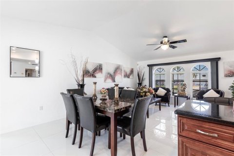 House in Port Charlotte, Florida 4 bedrooms, 218.41 sq.m. № 1626098 - photo 15