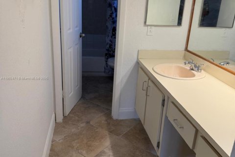 Снять в аренду квартиру в Хайалиа, Флорида 3 спальни, 95.22м2, № 1954703 - фото 12