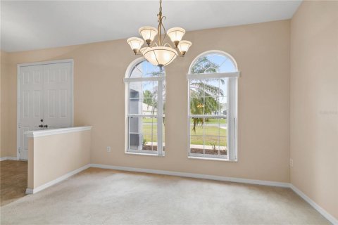 House in Grand Island, Florida 3 bedrooms, 159.23 sq.m. № 1879310 - photo 9