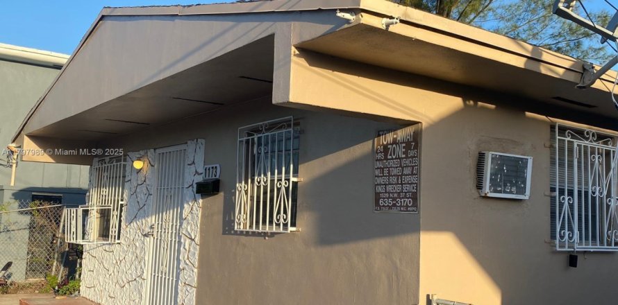 Коммерческая недвижимость в Майами, Флорида 141.68м2 № 1959166