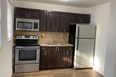 Купить коммерческую недвижимость в Майами, Флорида 141.68м2, № 1959166 - фото 4