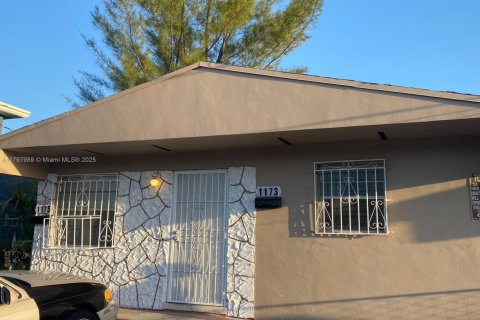 Купить коммерческую недвижимость в Майами, Флорида 141.68м2, № 1959166 - фото 2