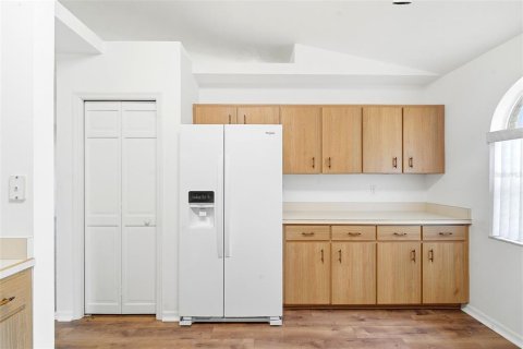 Купить виллу или дом в Деланд, Флорида 7 комнат, 154.68м2, № 2121433 - фото 12