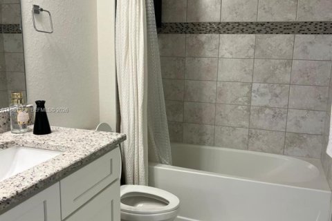 House in Cape Coral, Florida 4 bedrooms № 2043004 - photo 7