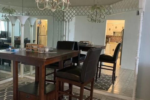 Copropriété à louer à Aventura, Floride: 2 chambres, 113.34 m2 № 2169444 - photo 11