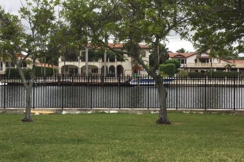 Condo in Hallandale Beach, Florida, 1 bedroom  № 1995541 - photo 19