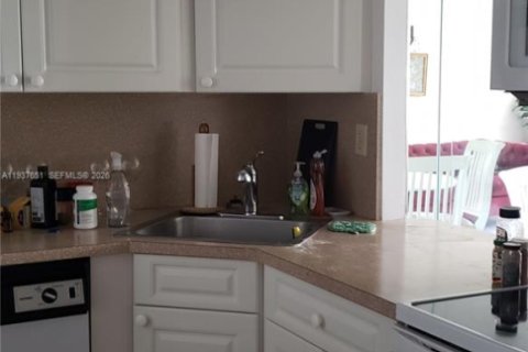Condo in Hallandale Beach, Florida, 1 bedroom  № 1995541 - photo 14