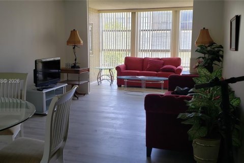 Condo in Hallandale Beach, Florida, 1 bedroom  № 1995541