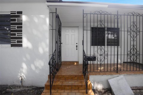 Снять в аренду виллу или дом в Майами, Флорида 2 спальни, 177.44м2, № 2003806 - фото 30