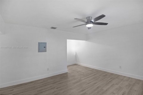 Снять в аренду виллу или дом в Майами, Флорида 2 спальни, 177.44м2, № 2003806 - фото 27