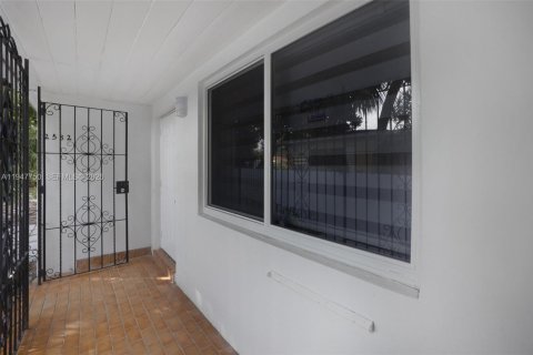 Снять в аренду виллу или дом в Майами, Флорида 2 спальни, 177.44м2, № 2003806 - фото 29