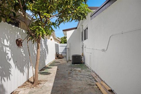 Снять в аренду виллу или дом в Майами, Флорида 2 спальни, 177.44м2, № 2003806 - фото 12