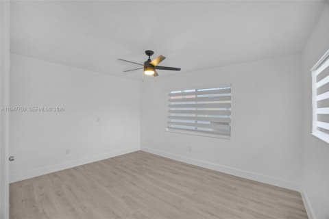 Снять в аренду виллу или дом в Майами, Флорида 2 спальни, 177.44м2, № 2003806 - фото 17