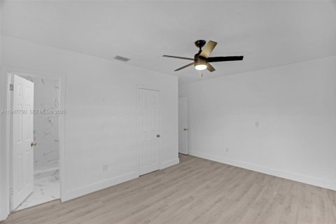 Снять в аренду виллу или дом в Майами, Флорида 2 спальни, 177.44м2, № 2003806 - фото 18