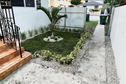 Снять в аренду виллу или дом в Майами, Флорида 2 спальни, 177.44м2, № 2003806 - фото 8