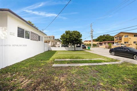 Снять в аренду виллу или дом в Майами, Флорида 2 спальни, 177.44м2, № 2003806 - фото 9