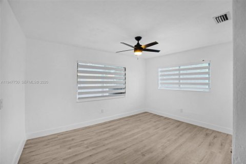 Снять в аренду виллу или дом в Майами, Флорида 2 спальни, 177.44м2, № 2003806 - фото 20