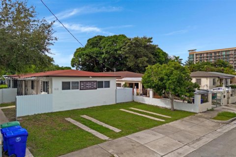 Снять в аренду виллу или дом в Майами, Флорида 2 спальни, 177.44м2, № 2003806 - фото 3