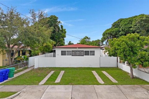 Дом в Майами, Флорида 2 спальни, 177.44м2 № 2003806