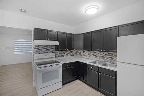 Снять в аренду виллу или дом в Майами, Флорида 2 спальни, 177.44м2, № 2003806 - фото 23