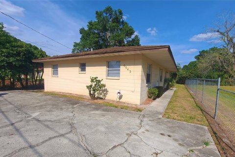 Commercial property in Lakeland, Florida 4 bedrooms, 153.29 sq.m. № 2111710