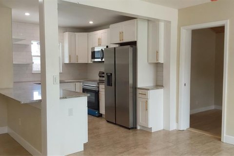 Casa en venta en Clearwater, Florida, 3 dormitorios, 137.12 m2 № 1842124 - foto 7