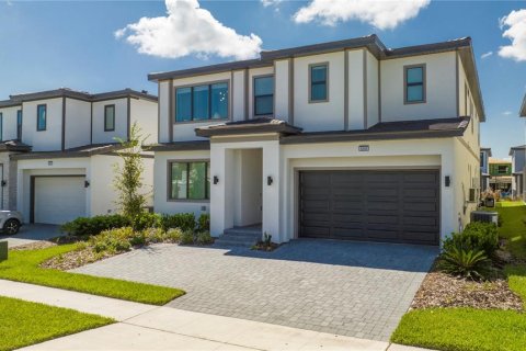 House in Orlando, Florida 12 bedrooms, 406.82 sq.m. № 1563191 - photo 2