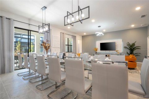House in Orlando, Florida 12 bedrooms, 406.82 sq.m. № 1563191 - photo 21